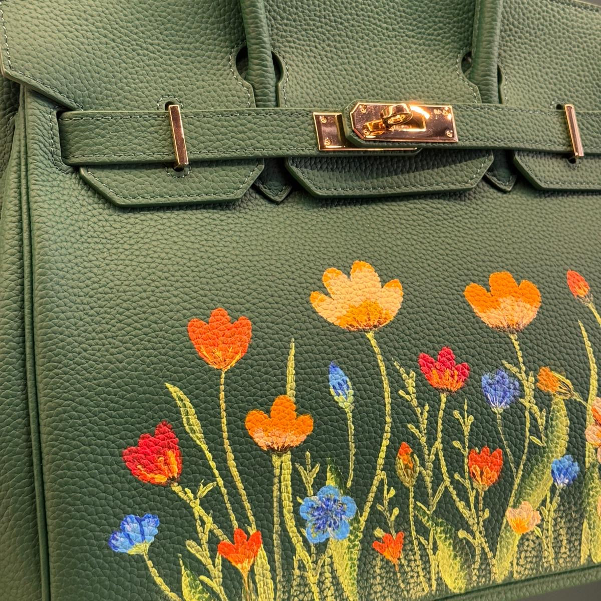 Borsa dipinta a mano tema campo fiorito