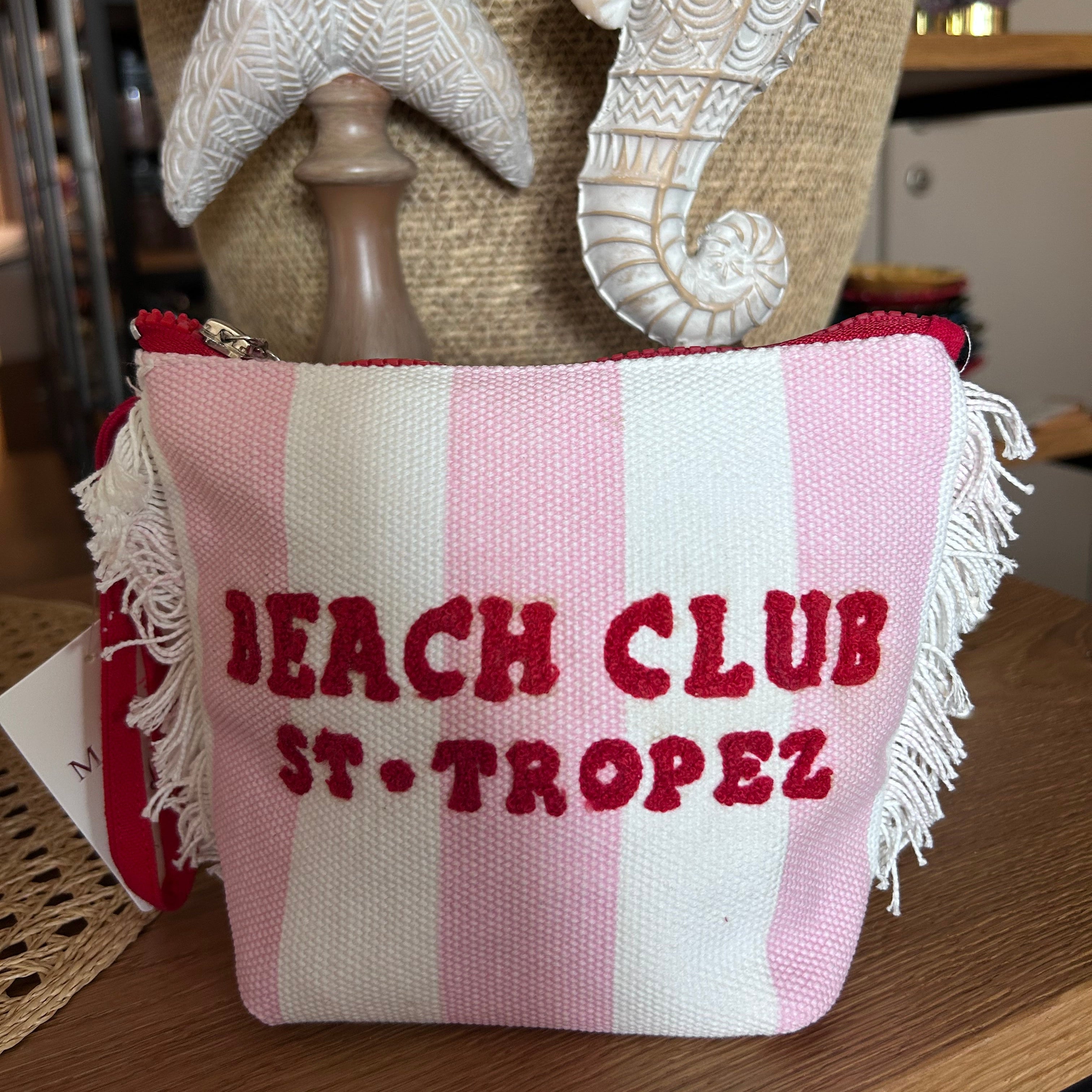 Pochette Beach Club