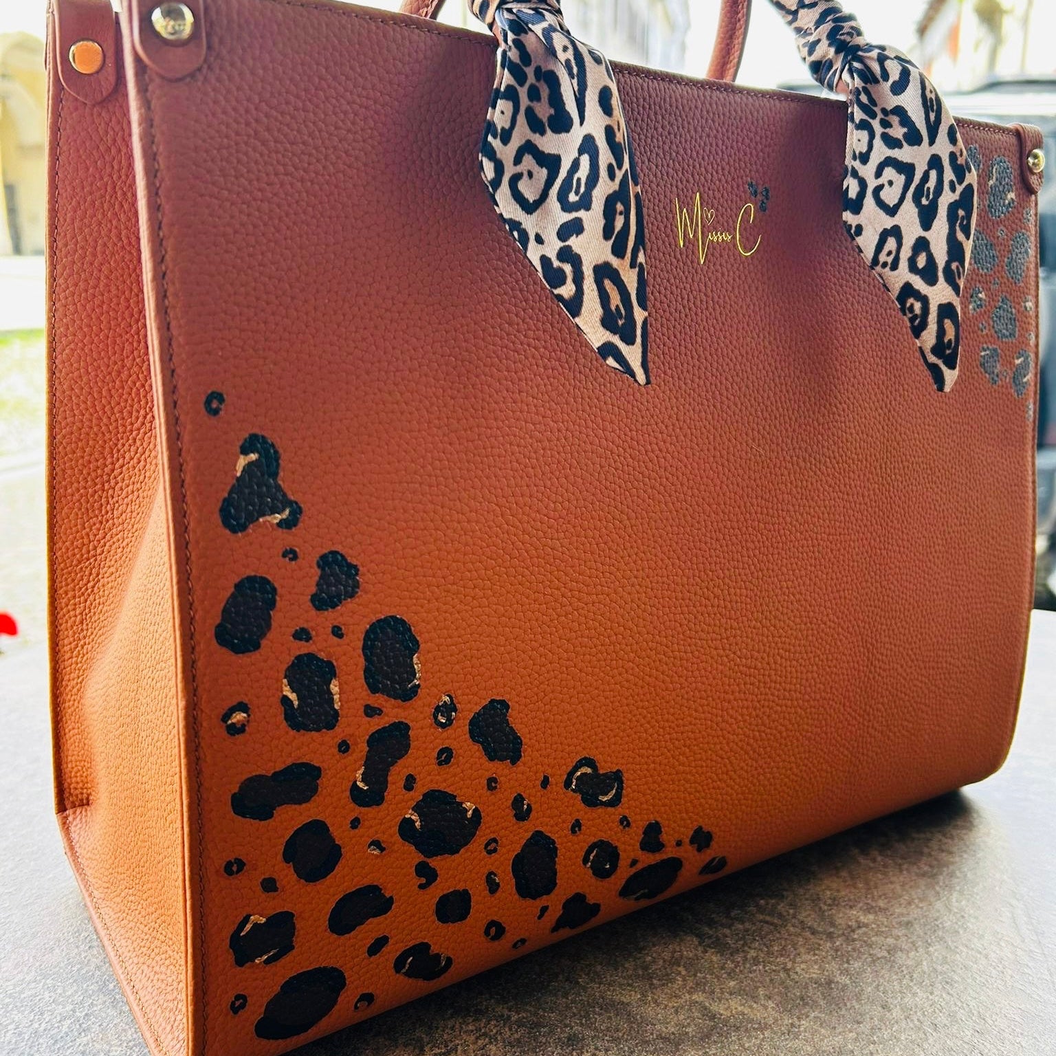 Borsa dipinta a mano tema leopardo