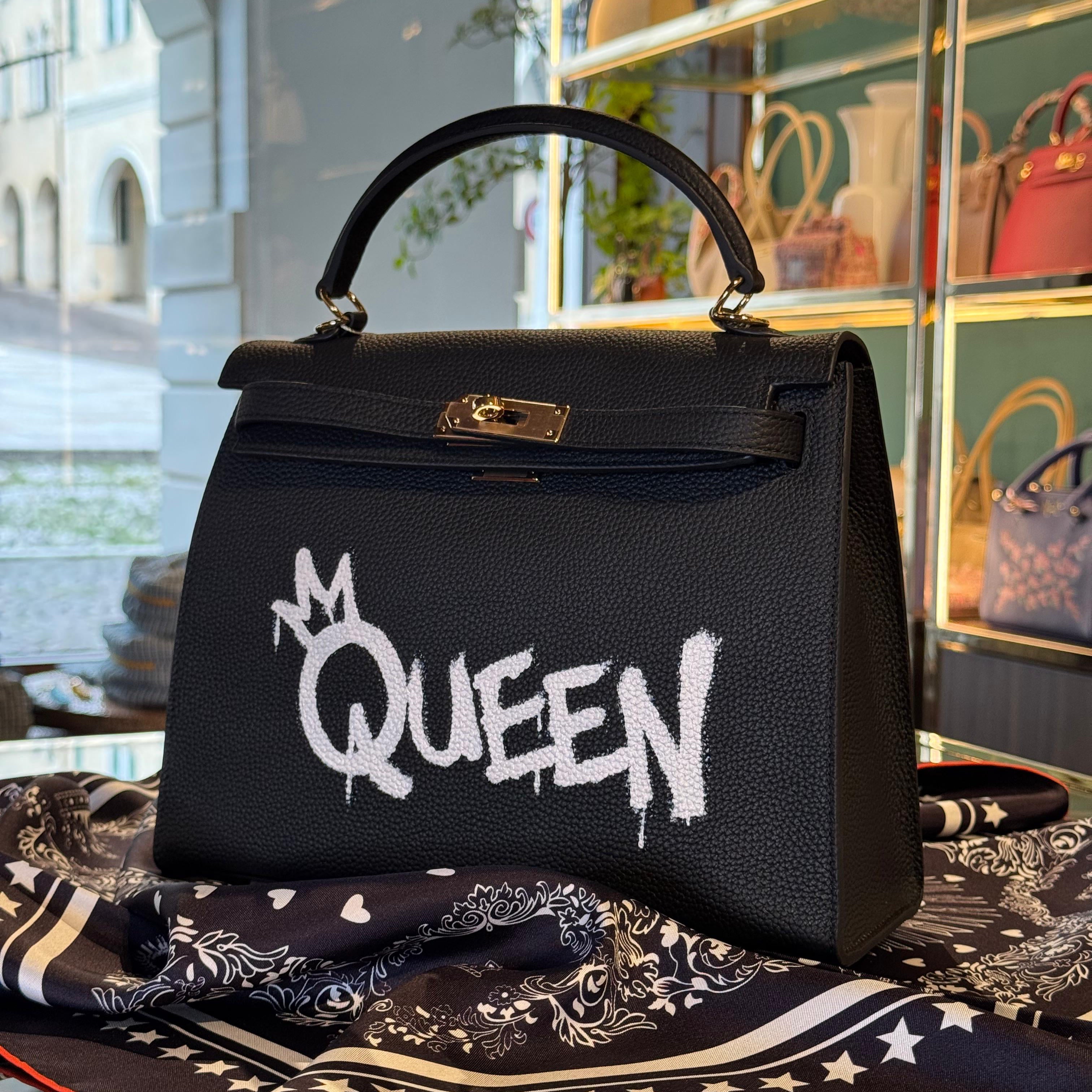 Borsa nera tema Queen