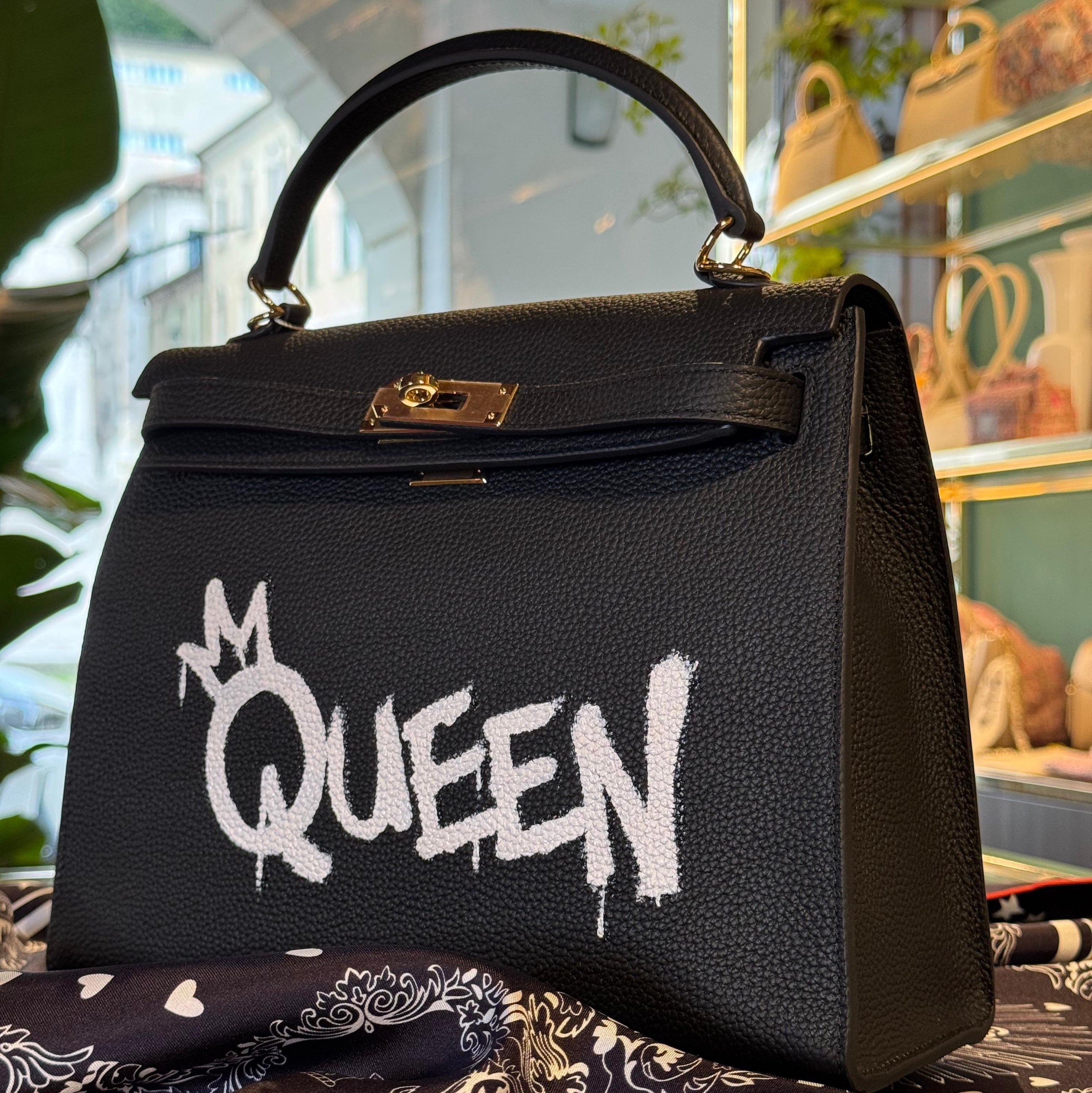 Borsa nera tema Queen