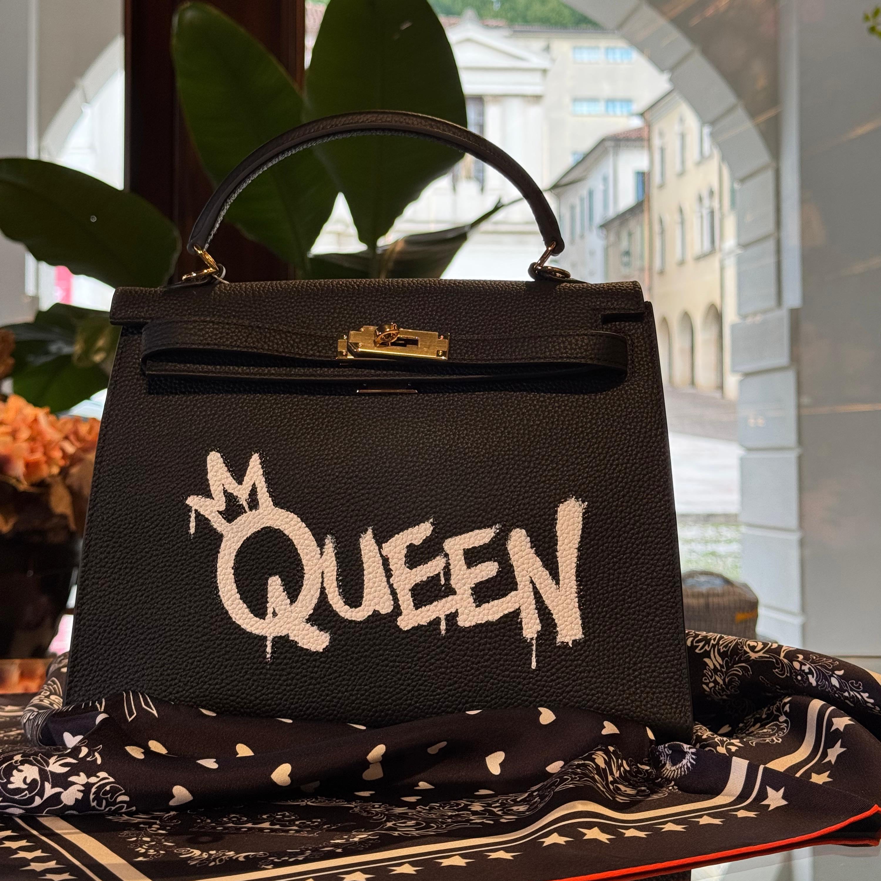 Borsa nera tema Queen